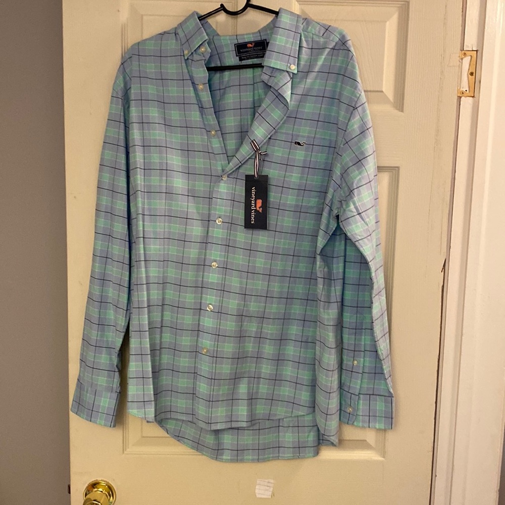 New with tags vineyard vines men extra large shirt